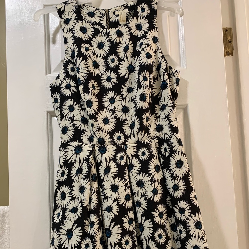 Forever 21 navy white floral cocktail dress